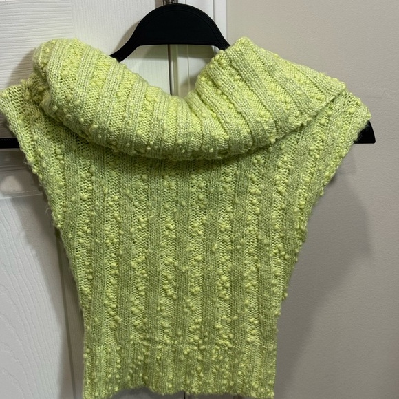 Silence + Noise Starlet Off-The-Shoulder Knit Top  in XS - Picture 3 of 10